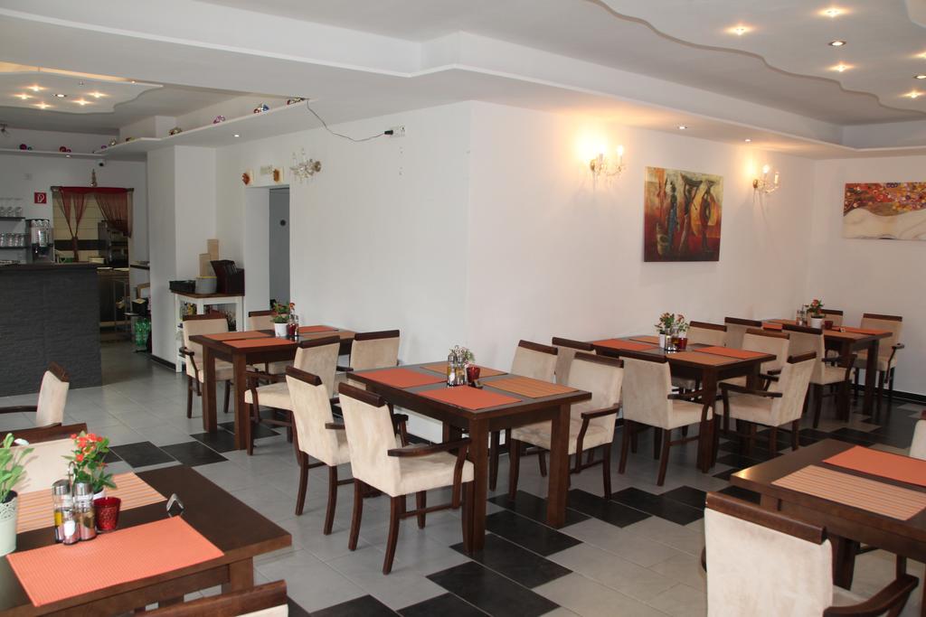 Pension Mimosa รูสท์ ภายนอก รูปภาพ